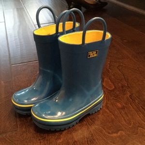 LAST CALL Pluie pluie toddler rain boots, size 5